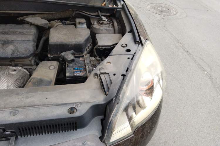 Used Geely Auto GX9 2014 2.4L Automatic Two-Wheel Drive Prestige Version Engine Bay Left