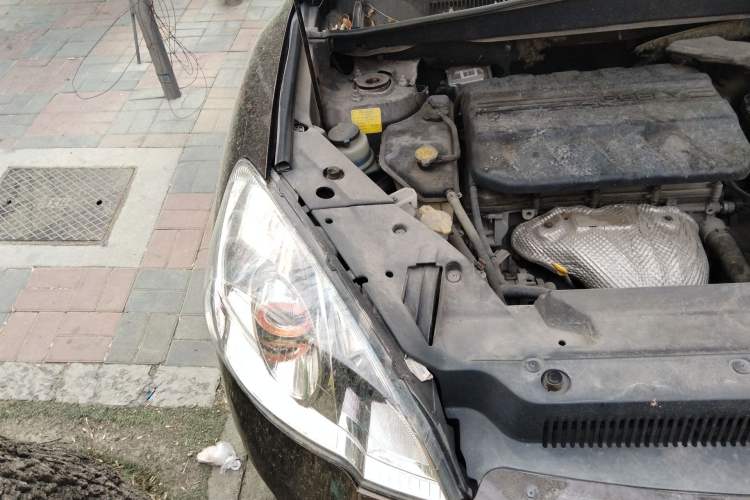 Used Geely Auto GX9 2014 2.4L Automatic Two-Wheel Drive Prestige Version Engine Bay Right