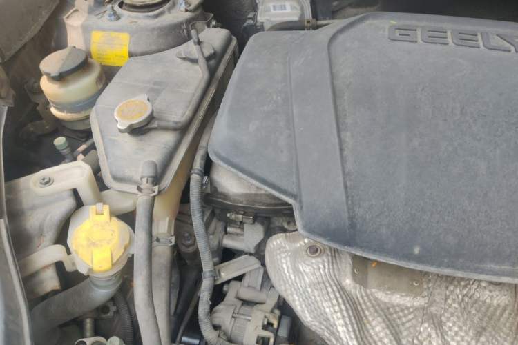 Used Geely Auto GX9 2014 2.4L Automatic Two-Wheel Drive Prestige Version Engine Bay Right