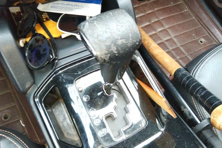 Used Geely Auto GX9 2014 2.4L Automatic Two-Wheel Drive Prestige Version Gear Lever