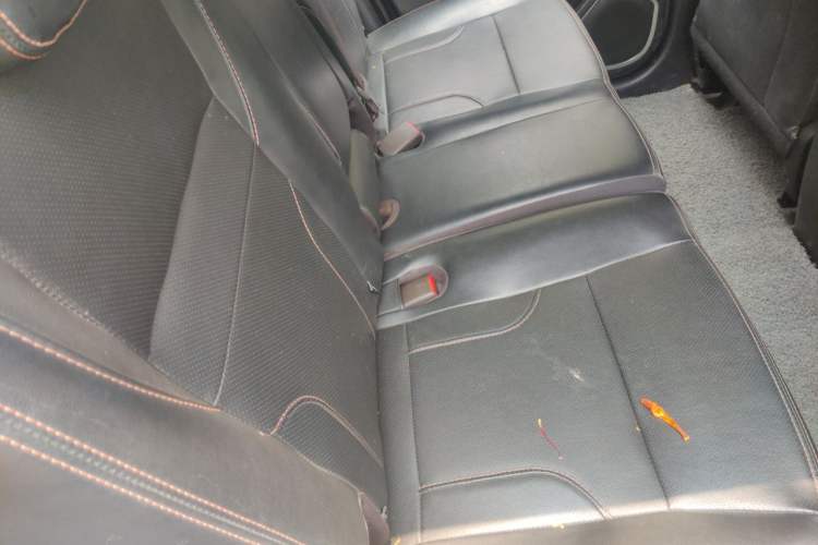 Used Geely Auto GX9 2014 2.4L Automatic Two-Wheel Drive Prestige Version Left Rear Seat