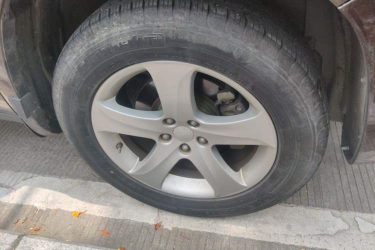 Used Geely Auto GX9 2014 2.4L Automatic Two-Wheel Drive Prestige Version Right Front Wheel Hub