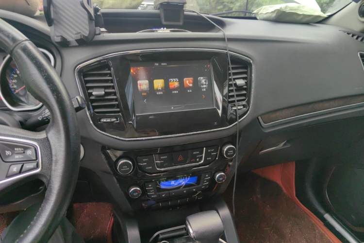 Used Geely Auto GX9 2014 2.4L Automatic Two-Wheel Drive Prestige Version Audio And AC Panel