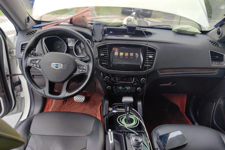 Used Geely Auto GX9 2014 2.4L Automatic Two-Wheel Drive Prestige Version Center Console