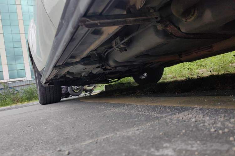Used Geely Auto GX9 2014 2.4L Automatic Two-Wheel Drive Prestige Version Chassis Rear Left