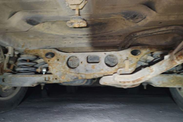 Used Geely Auto GX9 2014 2.4L Automatic Two-Wheel Drive Luxury Version Chassis Rear