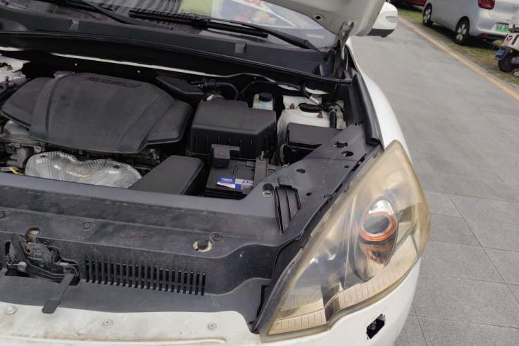 Used Geely Auto GX9 2014 2.4L Automatic Two-Wheel Drive Prestige Version Engine Bay Left