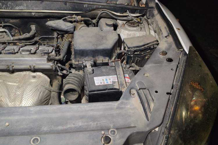 Used Geely Auto GX9 2014 2.4L Automatic Two-Wheel Drive Luxury Version Engine Bay Left