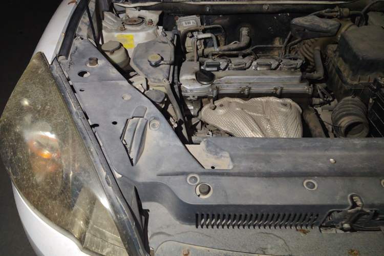 Used Geely Auto GX9 2014 2.4L Automatic Two-Wheel Drive Luxury Version Engine Bay Right