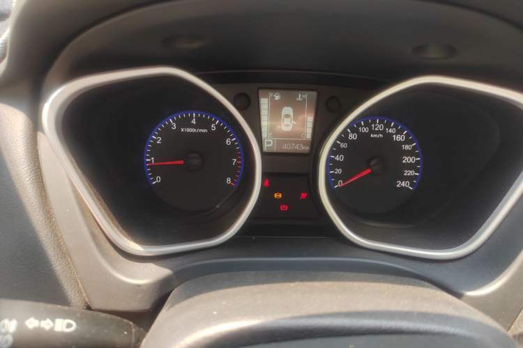 Used Geely Auto GX9 2014 2.4L Automatic Two-Wheel Drive Luxury Version Instrument Cluster
