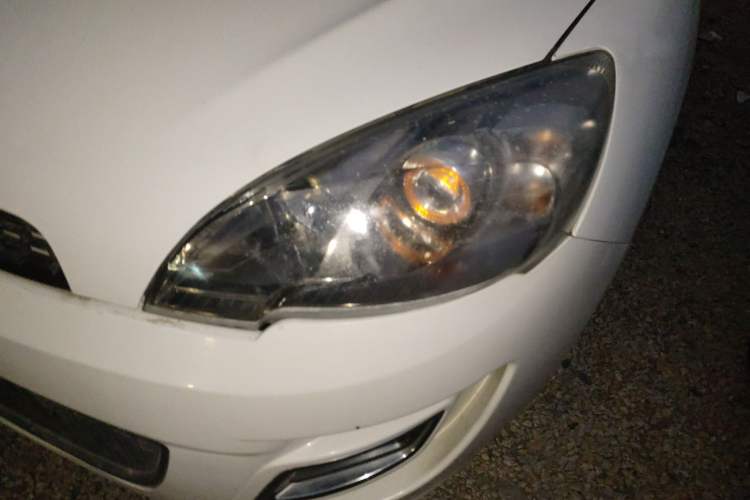 Used Geely Auto GX9 2014 2.4L Automatic Two-Wheel Drive Deluxe Model Left Front Headlight