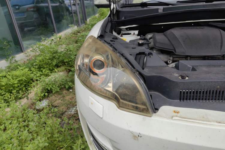 Used Geely Auto GX9 2014 2.4L Automatic Two-Wheel Drive Prestige Version Right Front Headlight