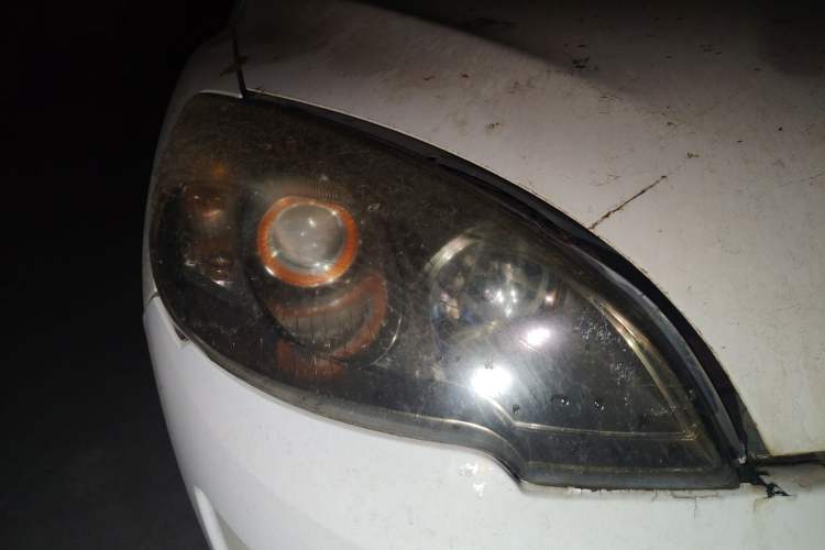 Used Geely Auto GX9 2014 2.4L Automatic Two-Wheel Drive Luxury Version Right Front Headlight