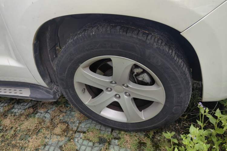 Used Geely Auto GX9 2014 2.4L Automatic Two-Wheel Drive Prestige Version Right Front Wheel Hub