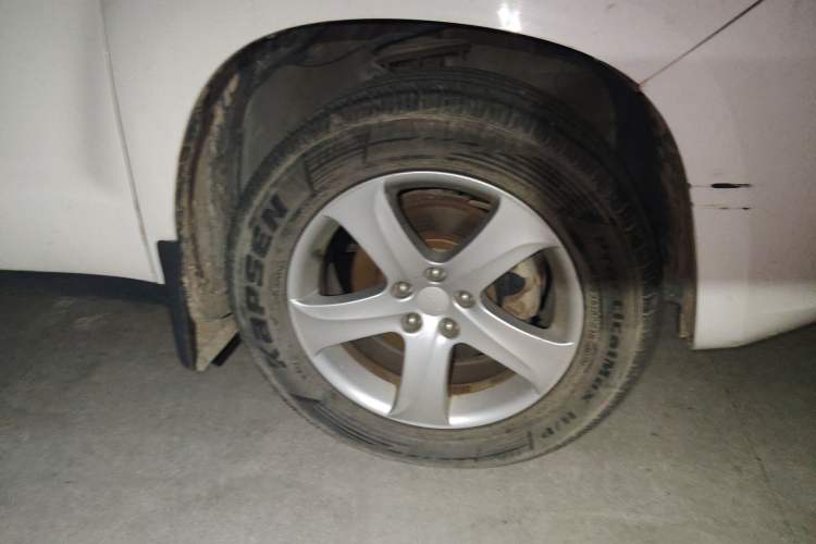 Used Geely Auto GX9 2014 2.4L Automatic Two-Wheel Drive Luxury Version Right Front Wheel Hub
