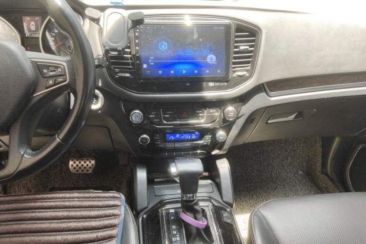 Used Geely Auto GX9 2014 2.4L Automatic Two-Wheel Drive Deluxe Model Audio And AC Panel