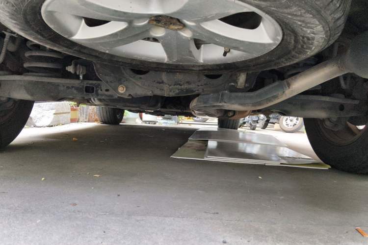 Used Geely Auto GX9 2014 2.4L Automatic Two-Wheel Drive Deluxe Model Chassis Rear