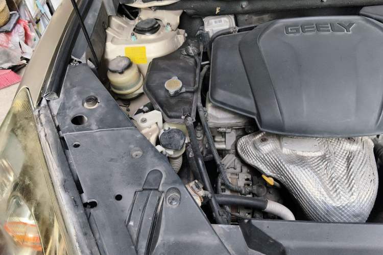 Used Geely Auto GX9 2014 2.4L Automatic Two-Wheel Drive Deluxe Model Engine Bay Right