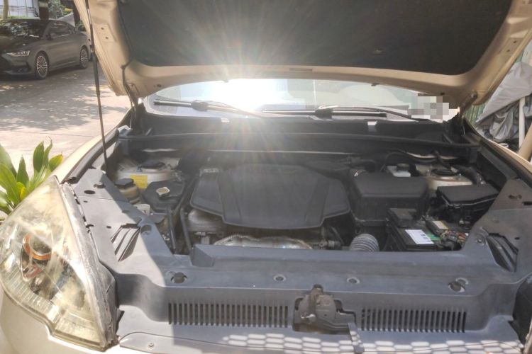 Used Geely Auto GX9 2014 2.4L Automatic Two-Wheel Drive Deluxe Model Engine Bay Right