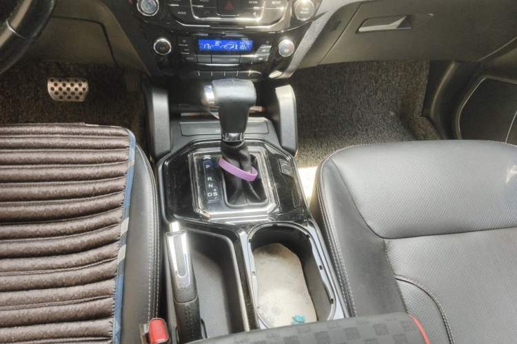 Used Geely Auto GX9 2014 2.4L Automatic Two-Wheel Drive Deluxe Model Gear Lever
