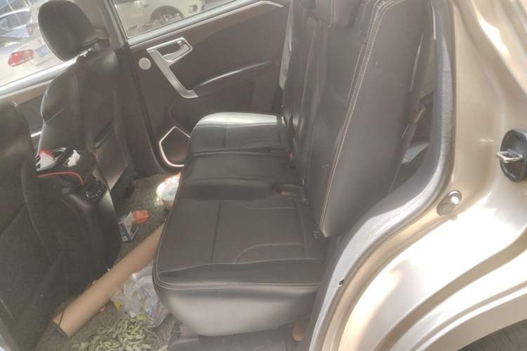 Used Geely Auto GX9 2014 2.4L Automatic Two-Wheel Drive Deluxe Model Left Rear Seat