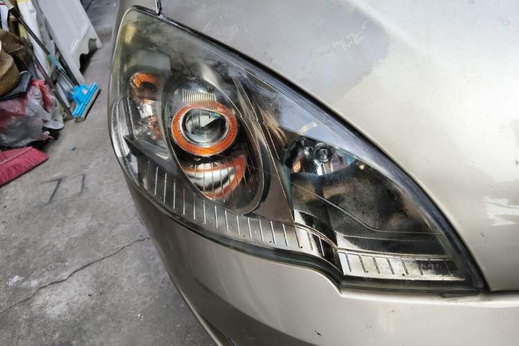 Used Geely Auto GX9 2014 2.4L Automatic Two-Wheel Drive Deluxe Model Right Front Headlight