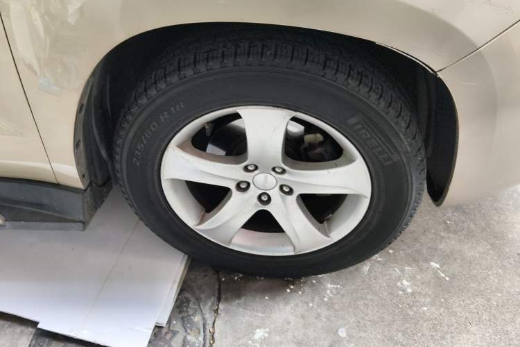 Used Geely Auto GX9 2014 2.4L Automatic Two-Wheel Drive Deluxe Model Right Front Wheel Hub