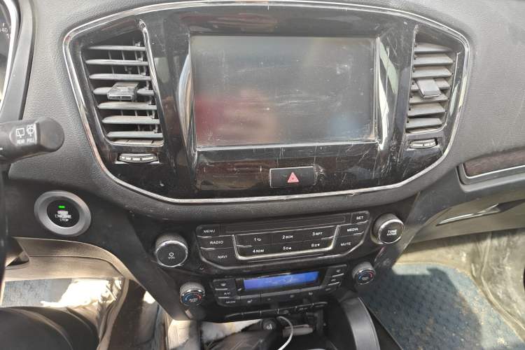 Used Geely Auto GX9 2016 2.4L Automatic Two-Wheel Drive Deluxe Upgrade Edition Audio And AC Panel