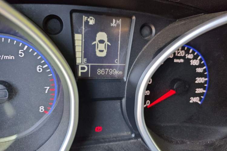 Used Geely Auto GX9 2016 2.4L Automatic Two-Wheel Drive Deluxe Upgrade Edition Odometer Close Up