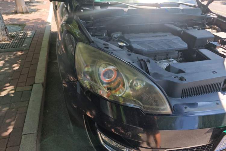 Used Geely Auto GX9 2016 2.4L Automatic Two-Wheel Drive Deluxe Upgrade Edition Right Front Headlight
