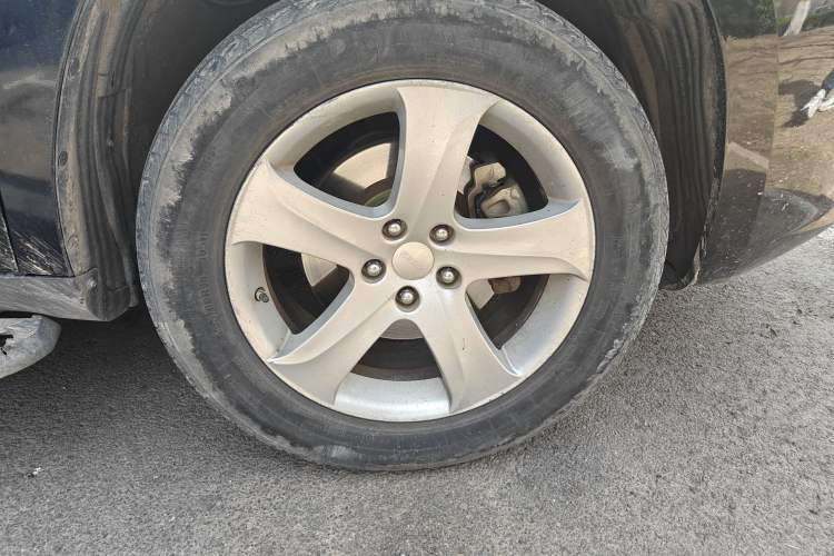 Used Geely Auto GX9 2016 2.4L Automatic Two-Wheel Drive Deluxe Upgrade Edition Right Front Wheel Hub