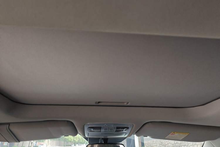 Used Geely Auto GX9 2016 2.4L Manual 4x4 Prestige Edition Headliner