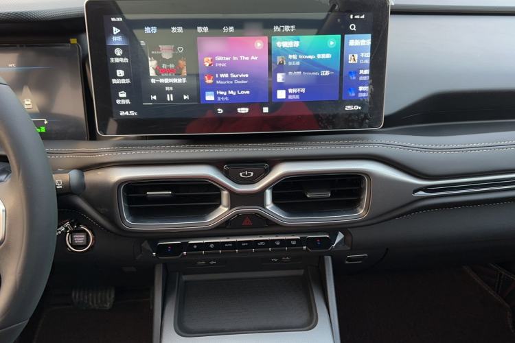Used Geely Auto Haoyue 2020 1.8TD DCT Flagship 7-Seater Audio And AC Panel
