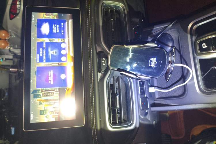 Used Geely Auto Haoyue 2020 1.8TD DCT Luxury 7-Seater Audio And AC Panel