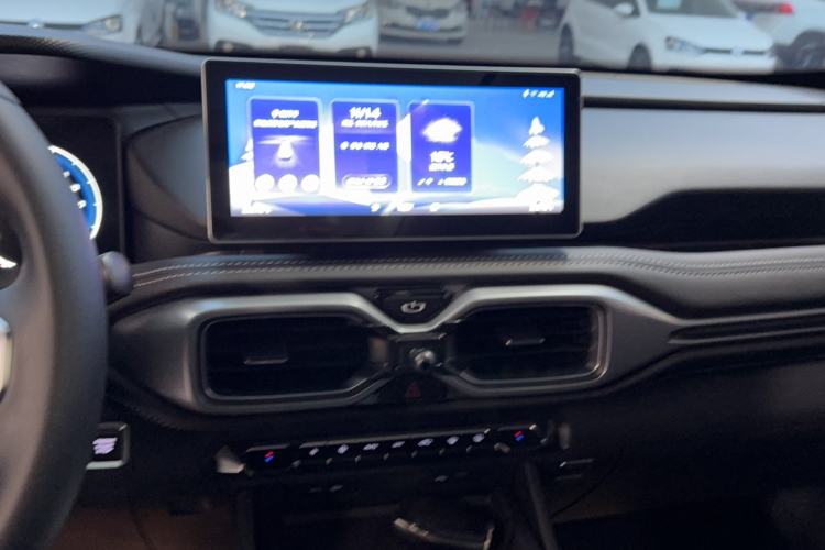 Used Geely Auto Haoyue 2020 1.8TD DCT Luxury 7-Seater Audio And AC Panel