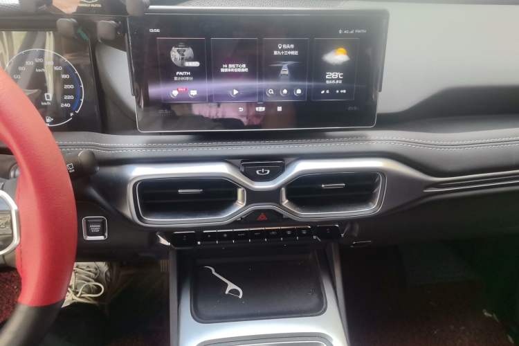 Used Geely Auto Haoyue 2020 1.8TD DCT Luxury 7-Seater Audio And AC Panel