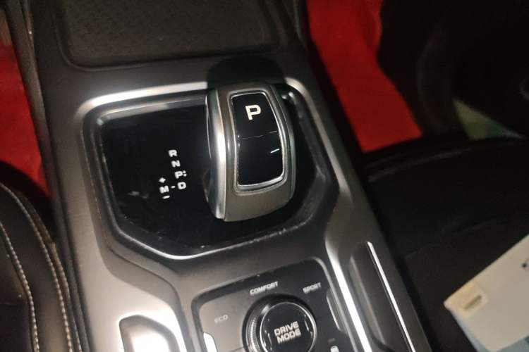 Used Geely Auto Haoyue 2020 1.8TD DCT Luxury 7-Seater Gear Lever