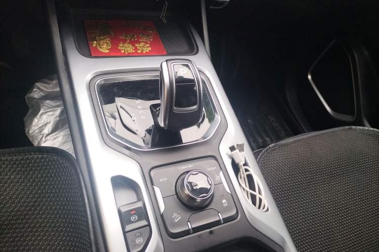 Used Geely Auto Haoyue 2020 1.8TD DCT Luxury 7-Seater Gear Lever