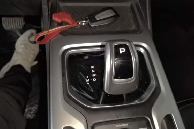 Used Geely Auto Haoyue 2020 1.8TD DCT Luxury 7-Seater Gear Lever