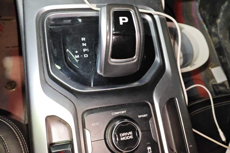 Used Geely Auto Haoyue 2020 1.8TD DCT Luxury 7-Seater Gear Lever