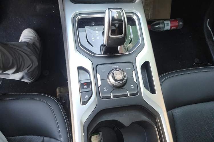 Used Geely Auto Haoyue 2020 1.8TD DCT Luxury Model 5 Seats Gear Lever