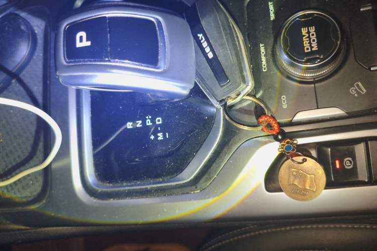 Used Geely Auto Haoyue 2020 1.8TD DCT Luxury 7-Seater Gear Lever