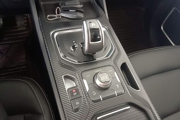 Used Geely Auto Haoyue 2020 1.8TD DCT Luxury 7-Seater Gear Lever