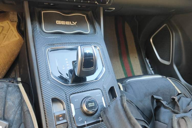 Used Geely Auto Haoyue 2020 1.8TD DCT Luxury 7-Seater Gear Lever