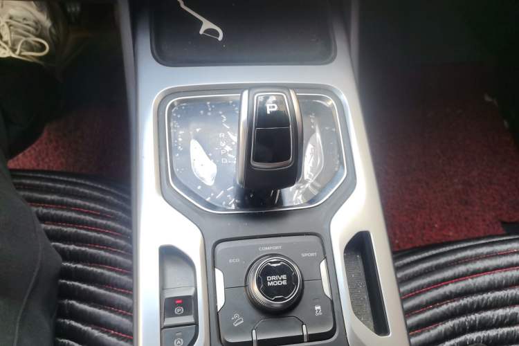 Used Geely Auto Haoyue 2020 1.8TD DCT Luxury 7-Seater Gear Lever