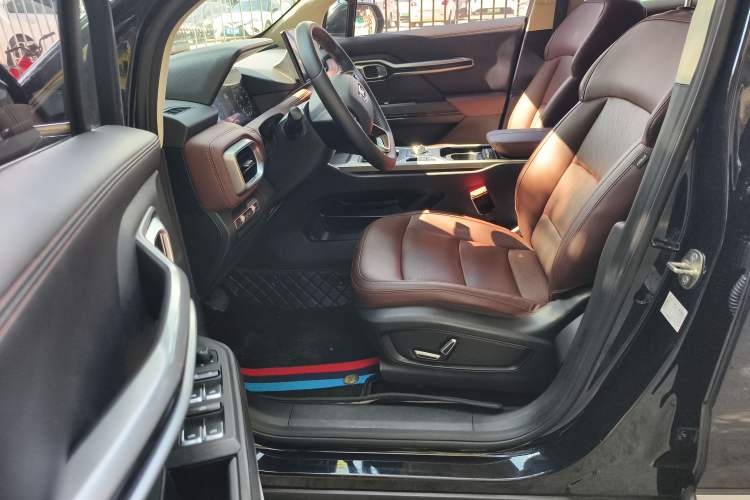 Used Geely Auto Haoyue 2020 1.8TD DCT Flagship 7-Seater Interior 2