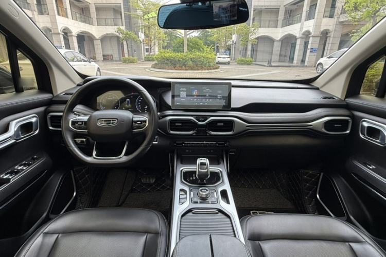 Used Geely Auto Haoyue 2020 1.8TD DCT Luxury Model 5 Seats Interior 2