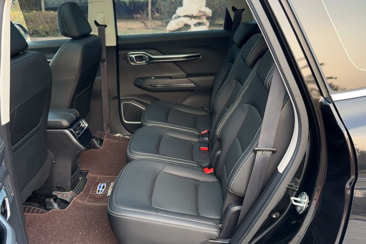 Used Geely Auto Haoyue 2020 1.8TD DCT Flagship 7-Seater Interior 4