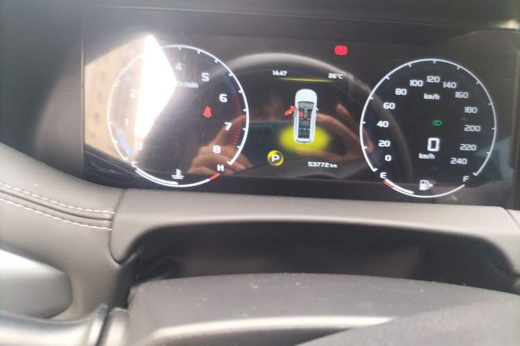 Used Geely Auto Haoyue 2020 1.8TD DCT Luxury 7-Seater Odometer Close Up