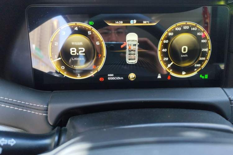 Used Geely Auto Haoyue 2020 1.8TD DCT Flagship 7-Seater Odometer Close Up